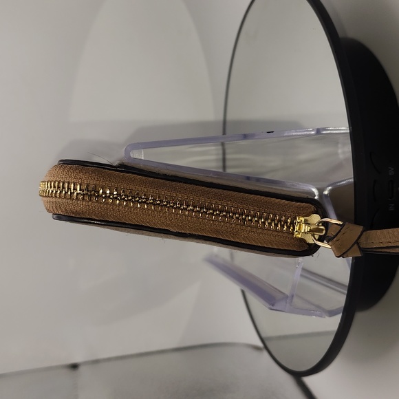 Tory Burch Harper Continental Zip Wallet - Picture 3 of 11